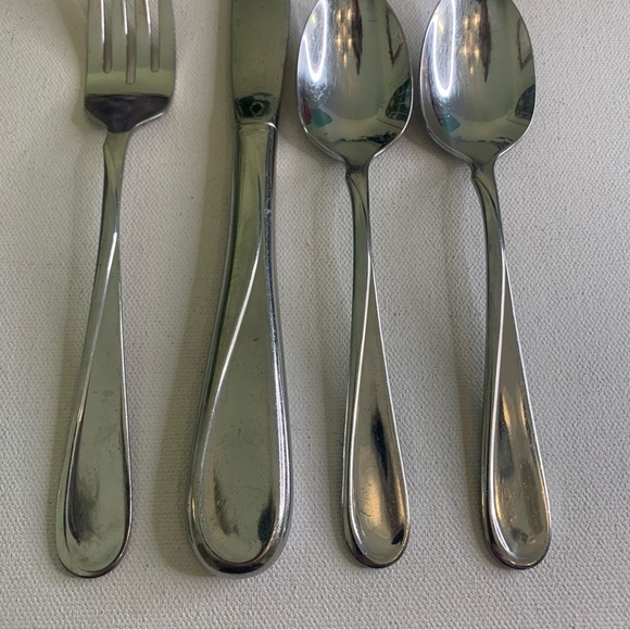 Oneida USA Flight Reliance Stainless Steel 4 Piece 1 Knife 1 Forks 2 Spoons Set - Picture 3 of 11
